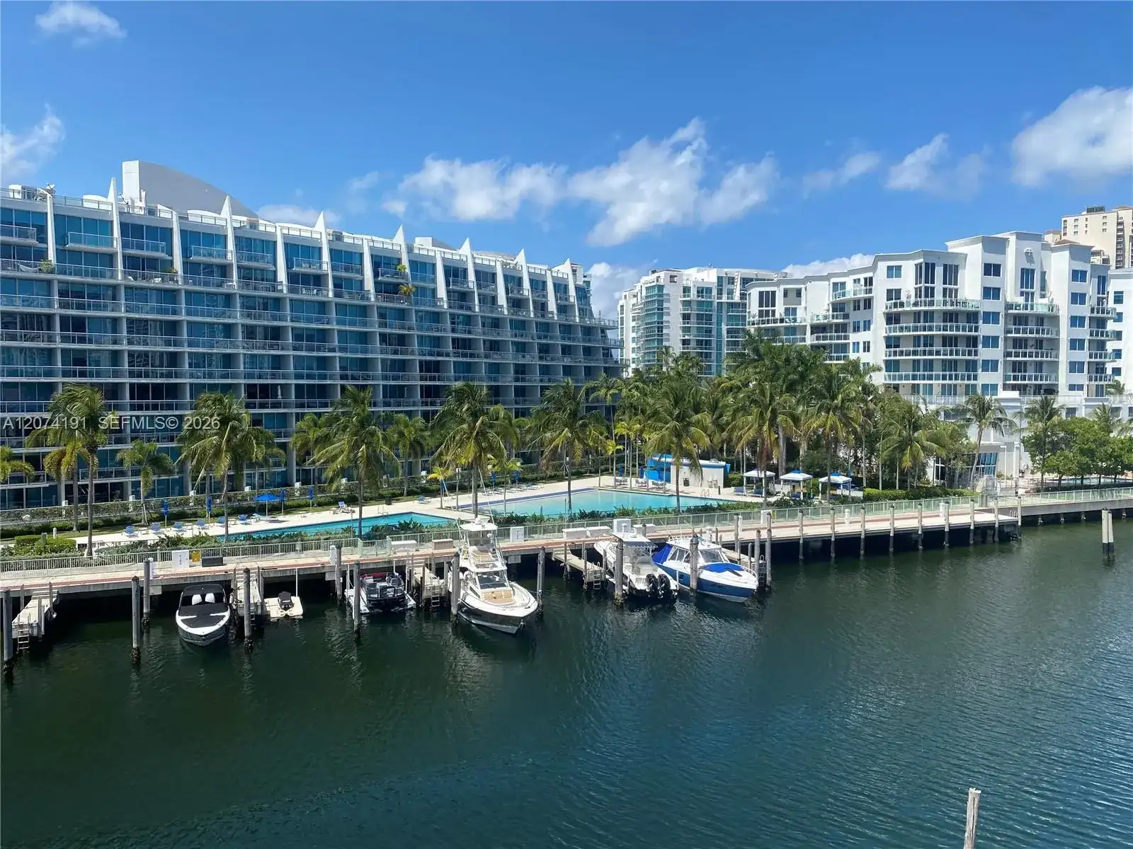 3001 NE 185th St # 417, Aventura FL 33180
