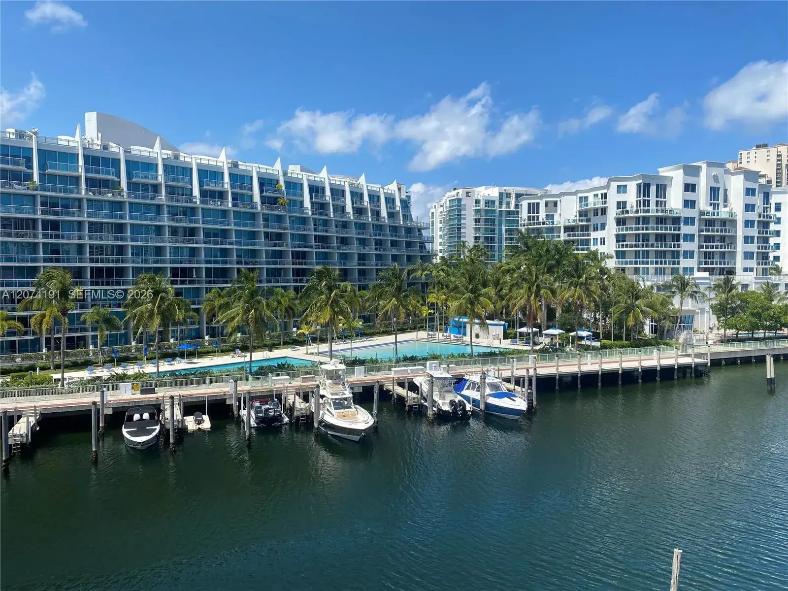 3001 NE 185th St # 417, Aventura FL 33180