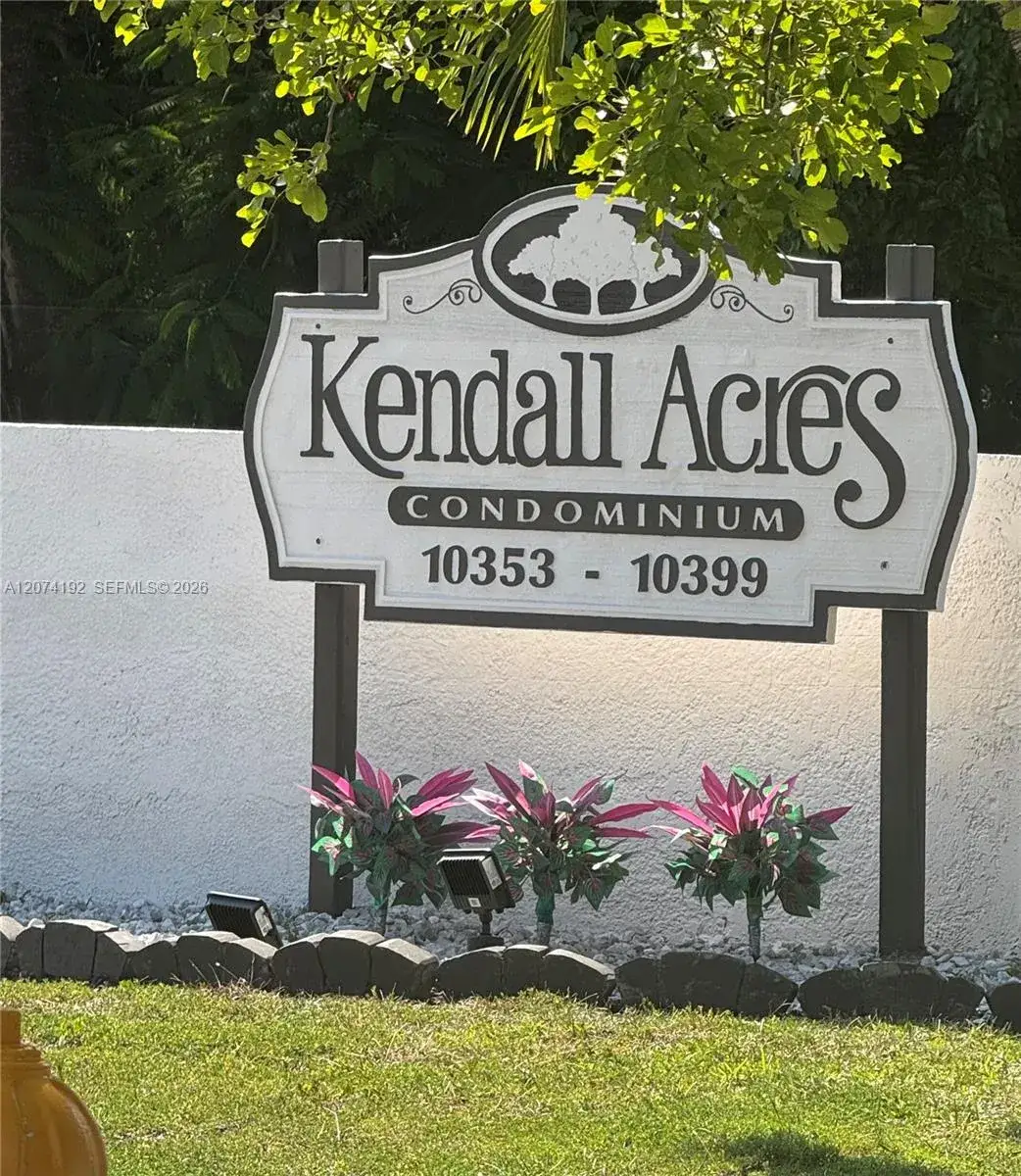 10395 N Kendall Dr # V1, Miami FL 33176