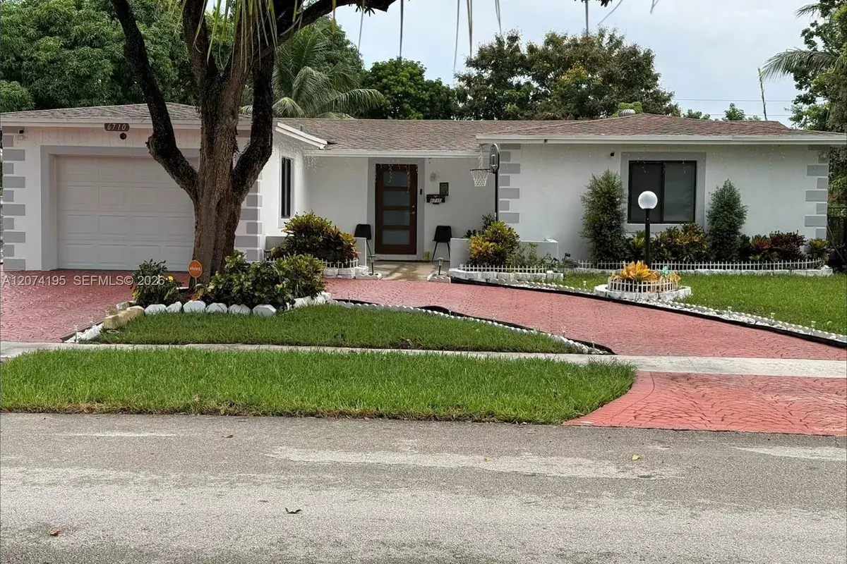 6710 SW 10th Ct, North Lauderdale FL 33068