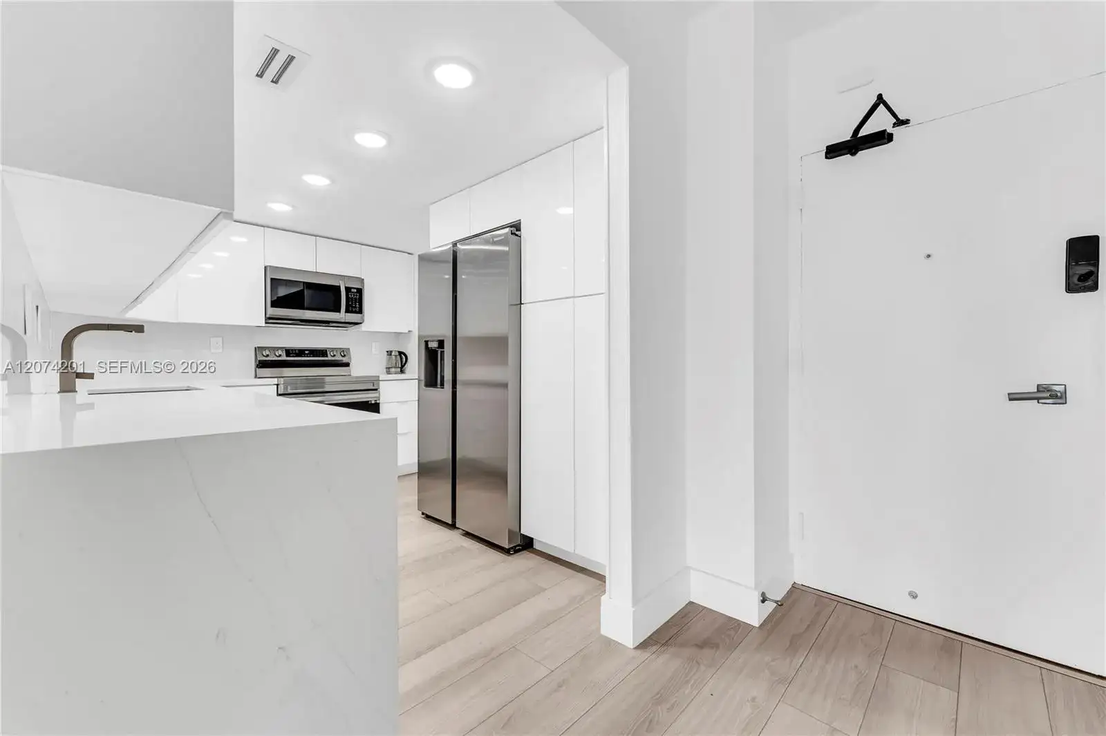 300 Bayview Dr # 214, Sunny Isles Beach FL 33160 photo 3