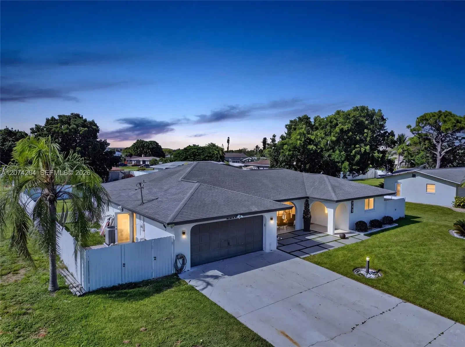 713 se, Cape Coral FL 33904