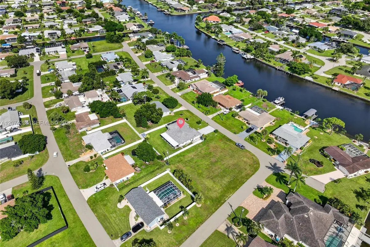 713 se, Cape Coral FL 33904