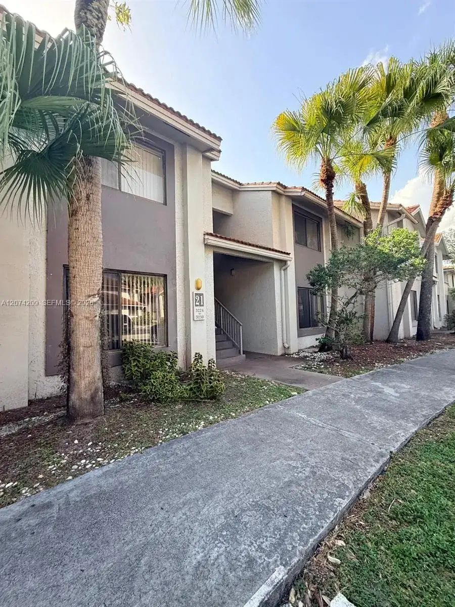 3228 Coral Lake Dr # 3228, Coral Springs FL 33065 photo 2