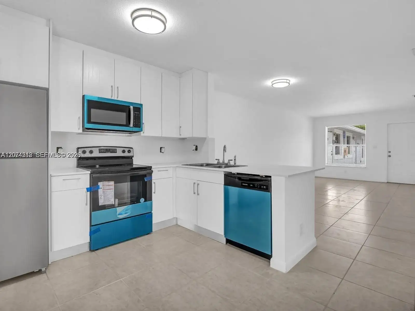 241 NW 40th St # 3, Oakland Park FL 33309 photo 2