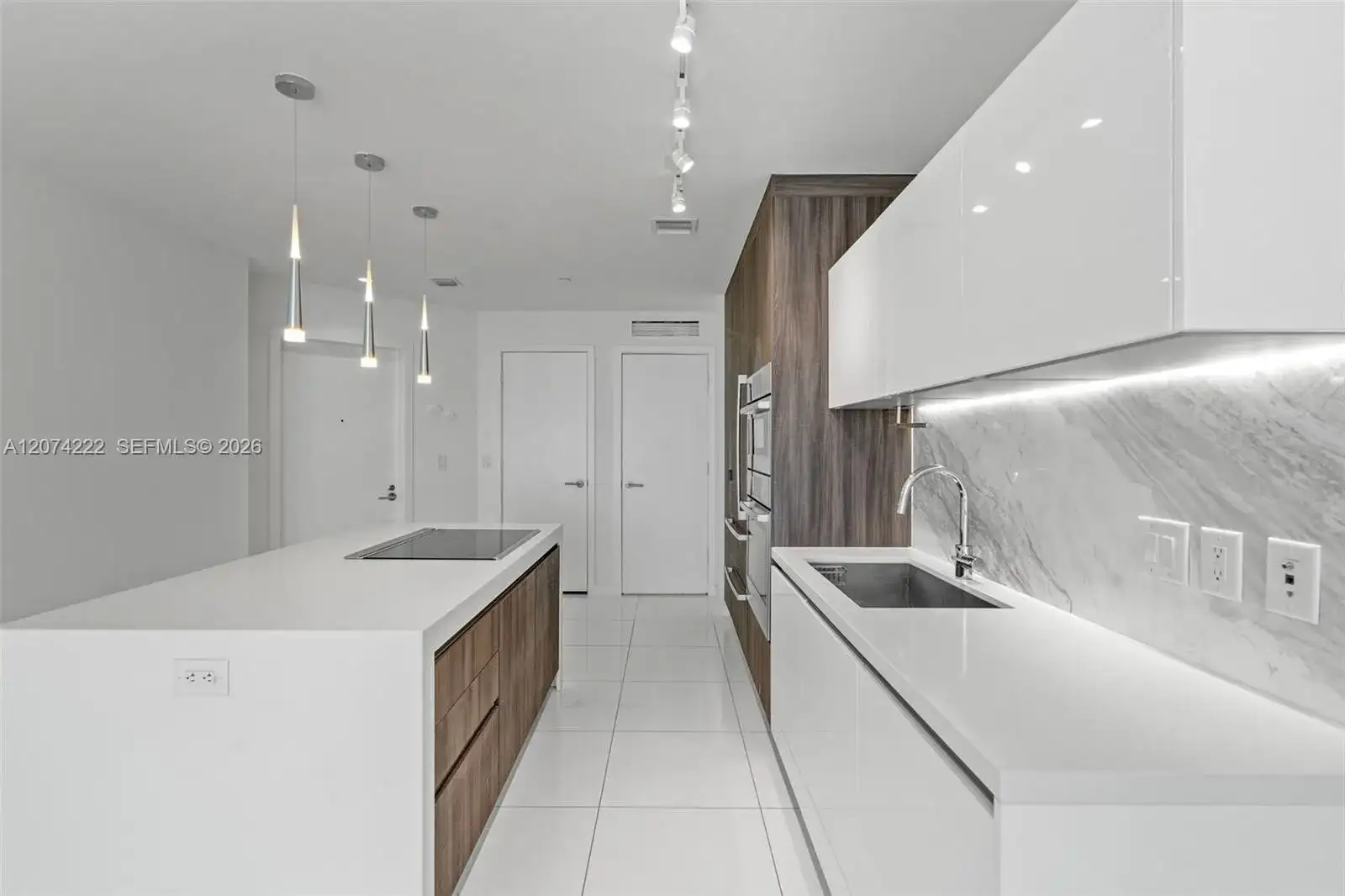 851 NE 1st Ave # 1506, Miami FL 33132 photo 3