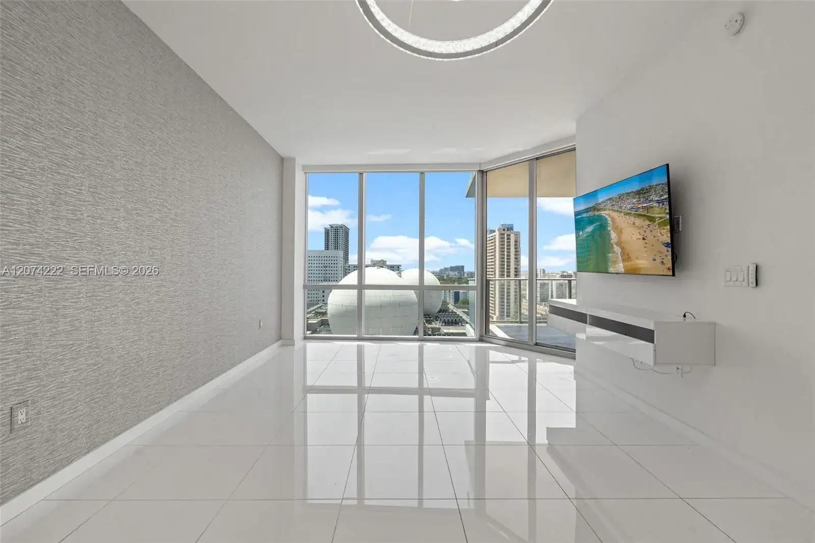 851 NE 1st Ave # 1506, Miami FL 33132 photo 4