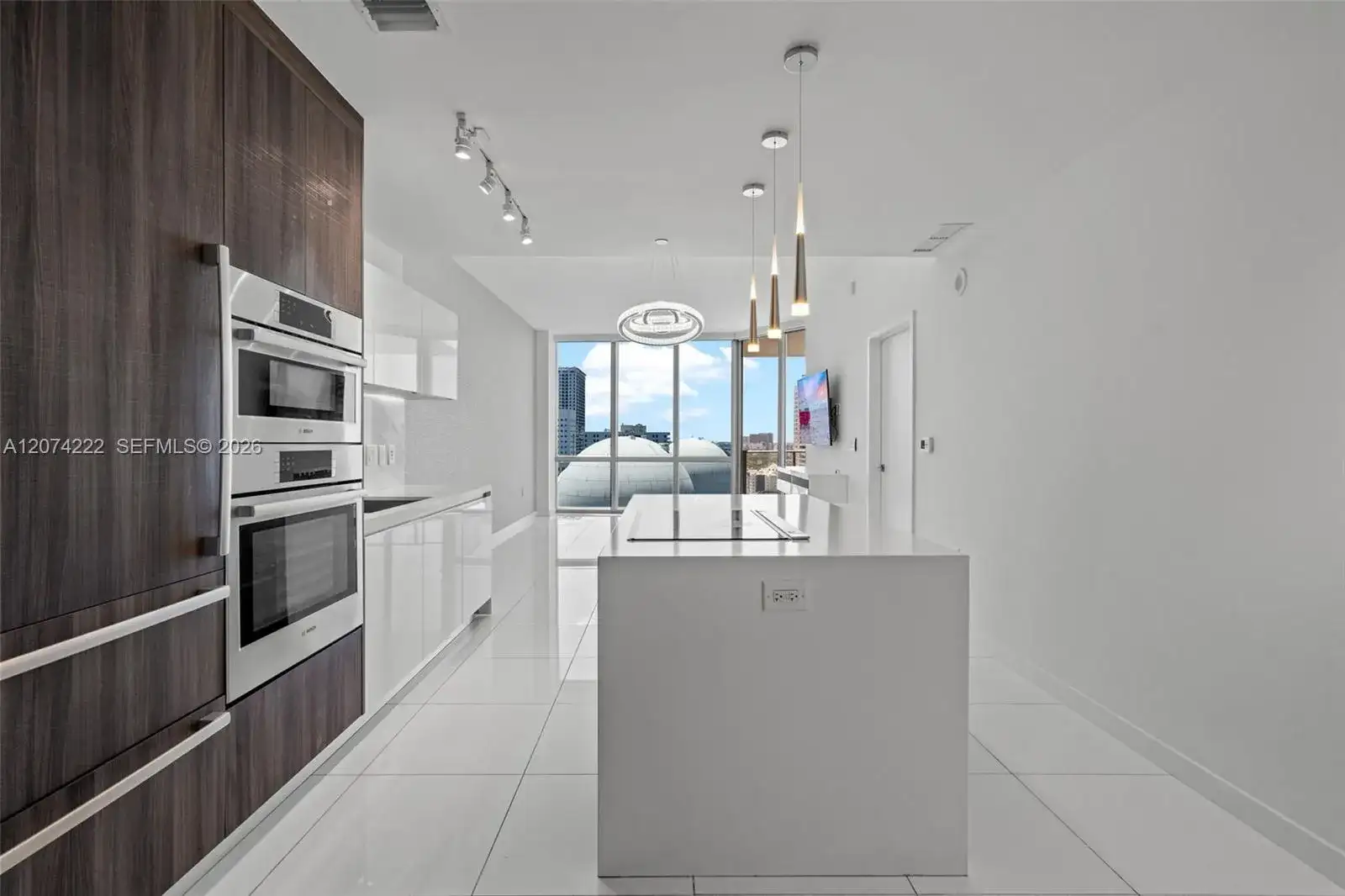 851 NE 1st Ave # 1506, Miami FL 33132 photo 5