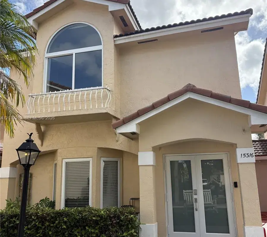 15316 SW 111th St, Miami FL 33196