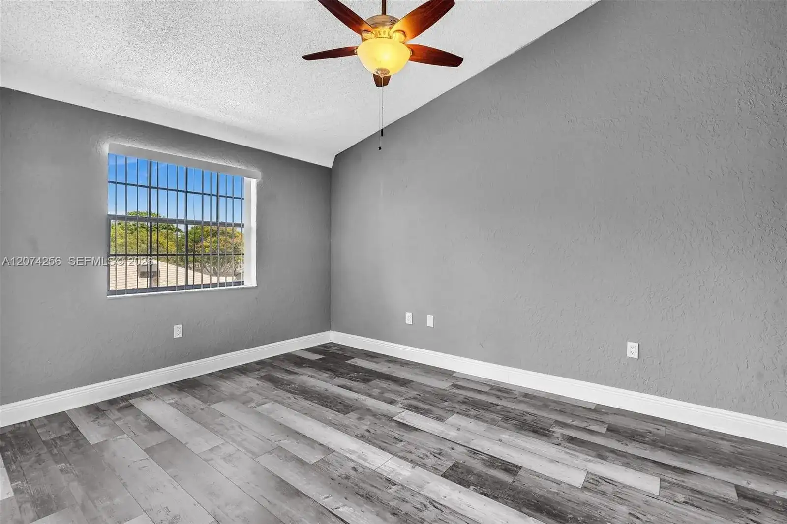 2803 N Oakland Forest Dr # 206, Oakland Park FL 33309 photo 3