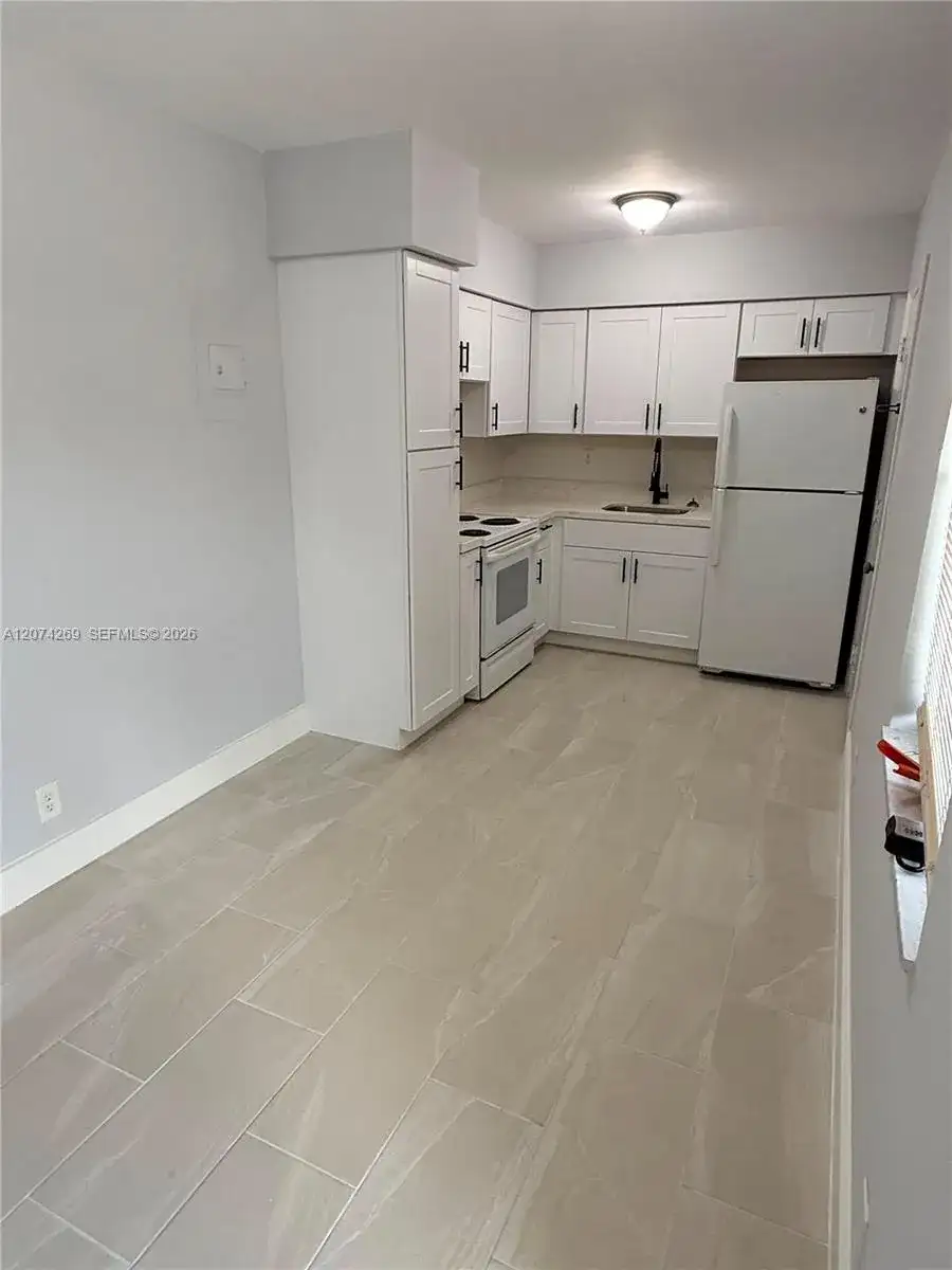 1824 Monroe St # 12, Hollywood FL 33020 photo 5