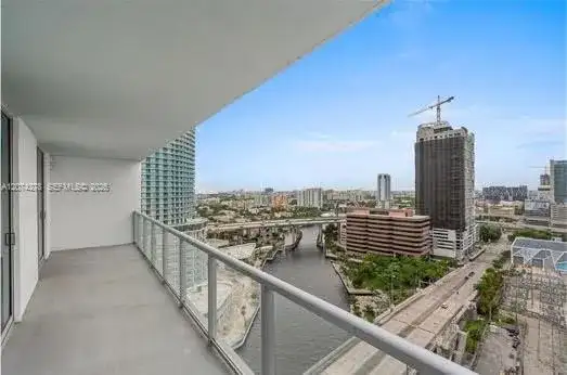 185 SW 7th St # 2003, Miami FL 33130 photo 3