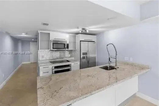 185 SW 7th St # 2003, Miami FL 33130 photo 4