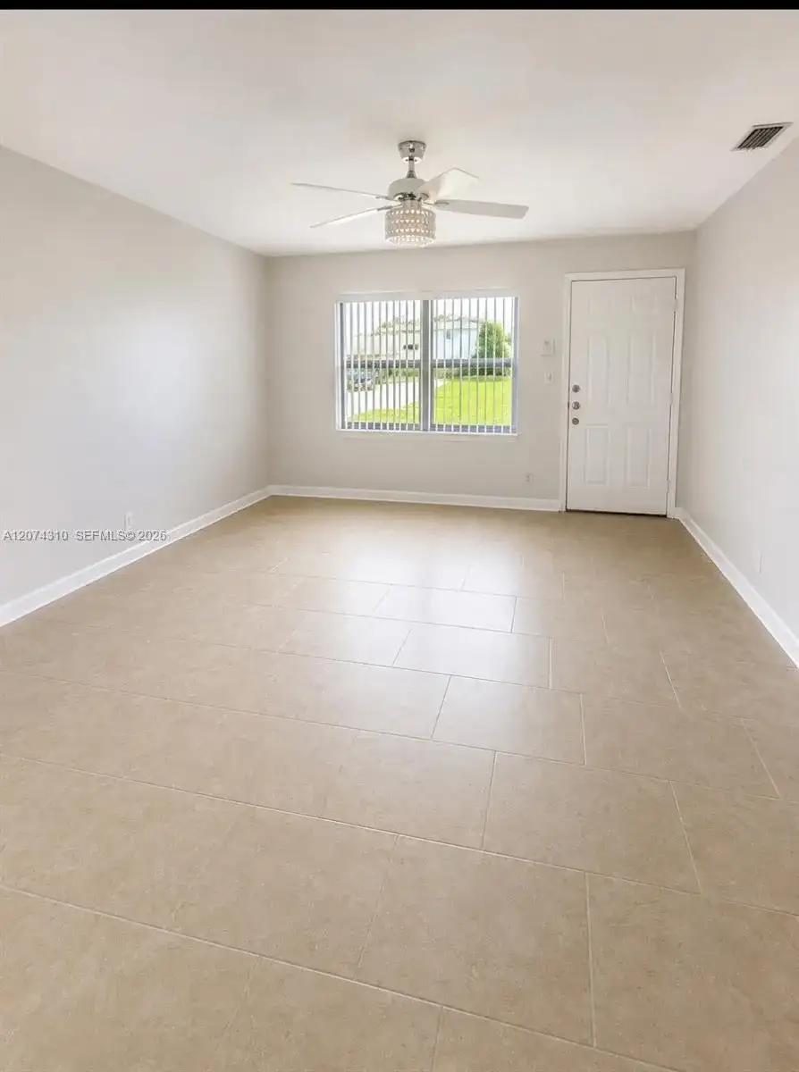539 Sabal Palm Dr, Lake Park FL 33403 photo 3