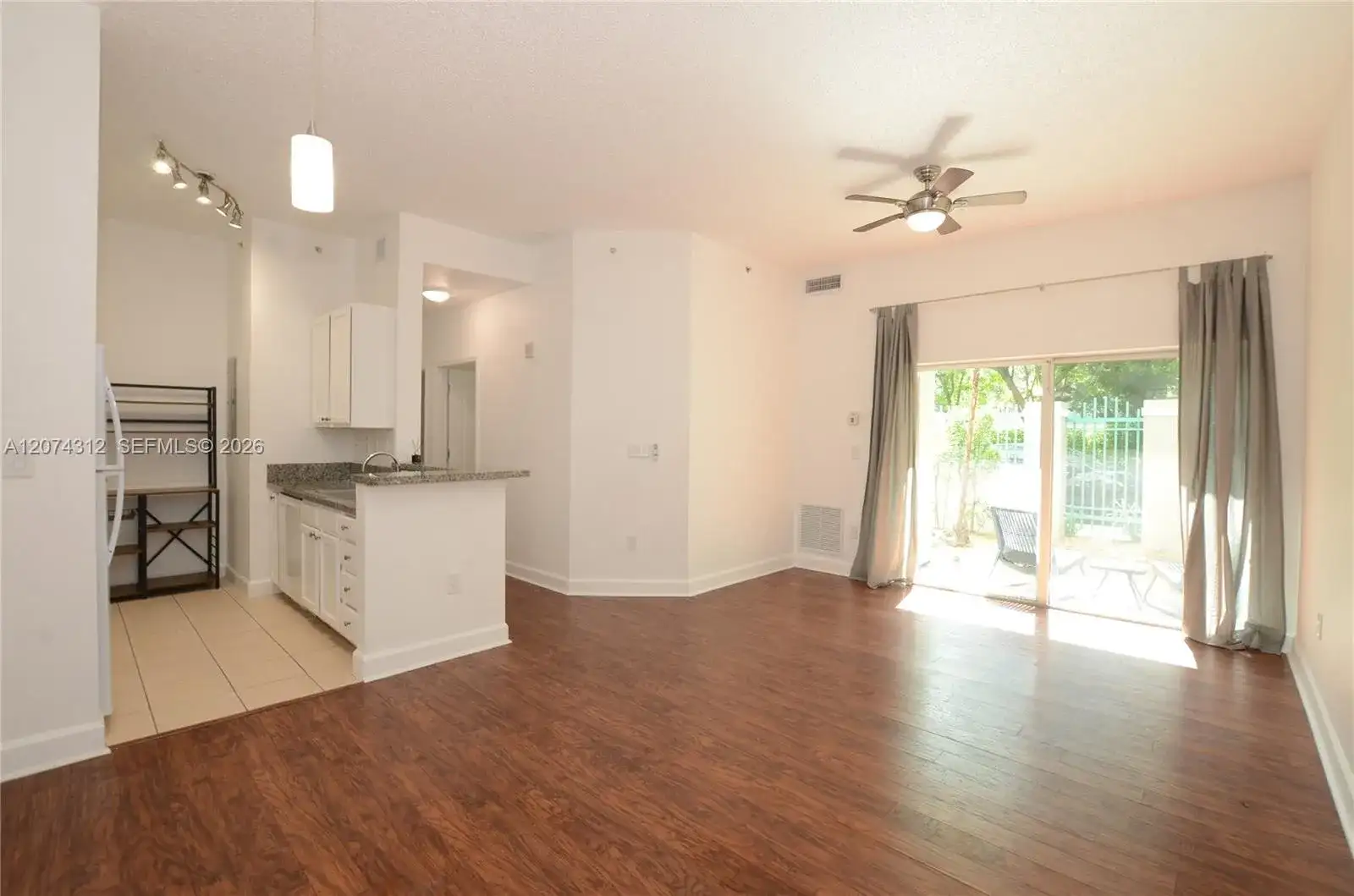 6001 SW 70th St # 137, South Miami FL 33143 photo 2