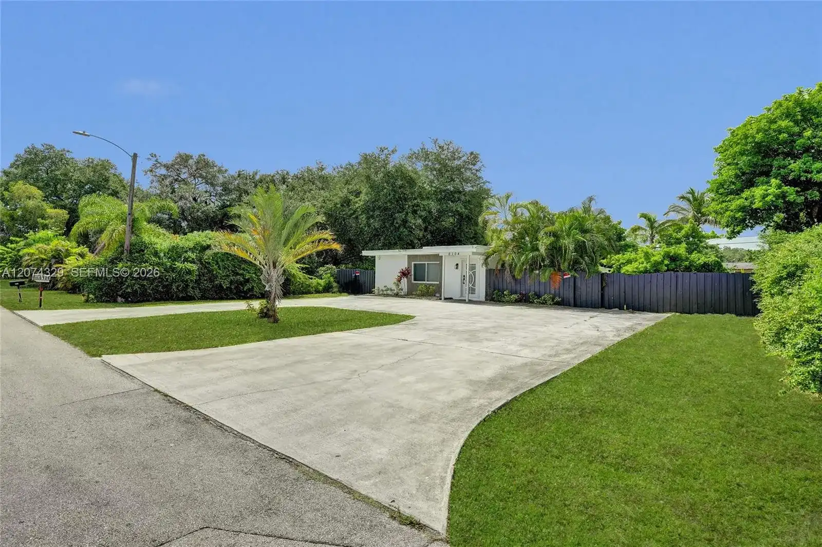 6104 SW 33rd St, Miramar FL 33023