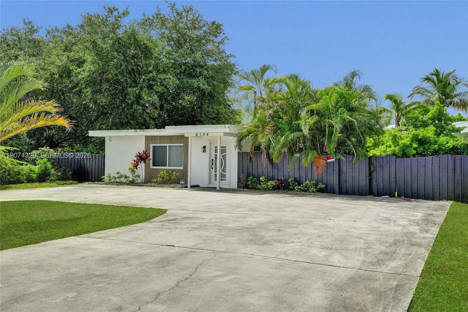 6104 SW 33rd St, Miramar FL 33023 photo 3