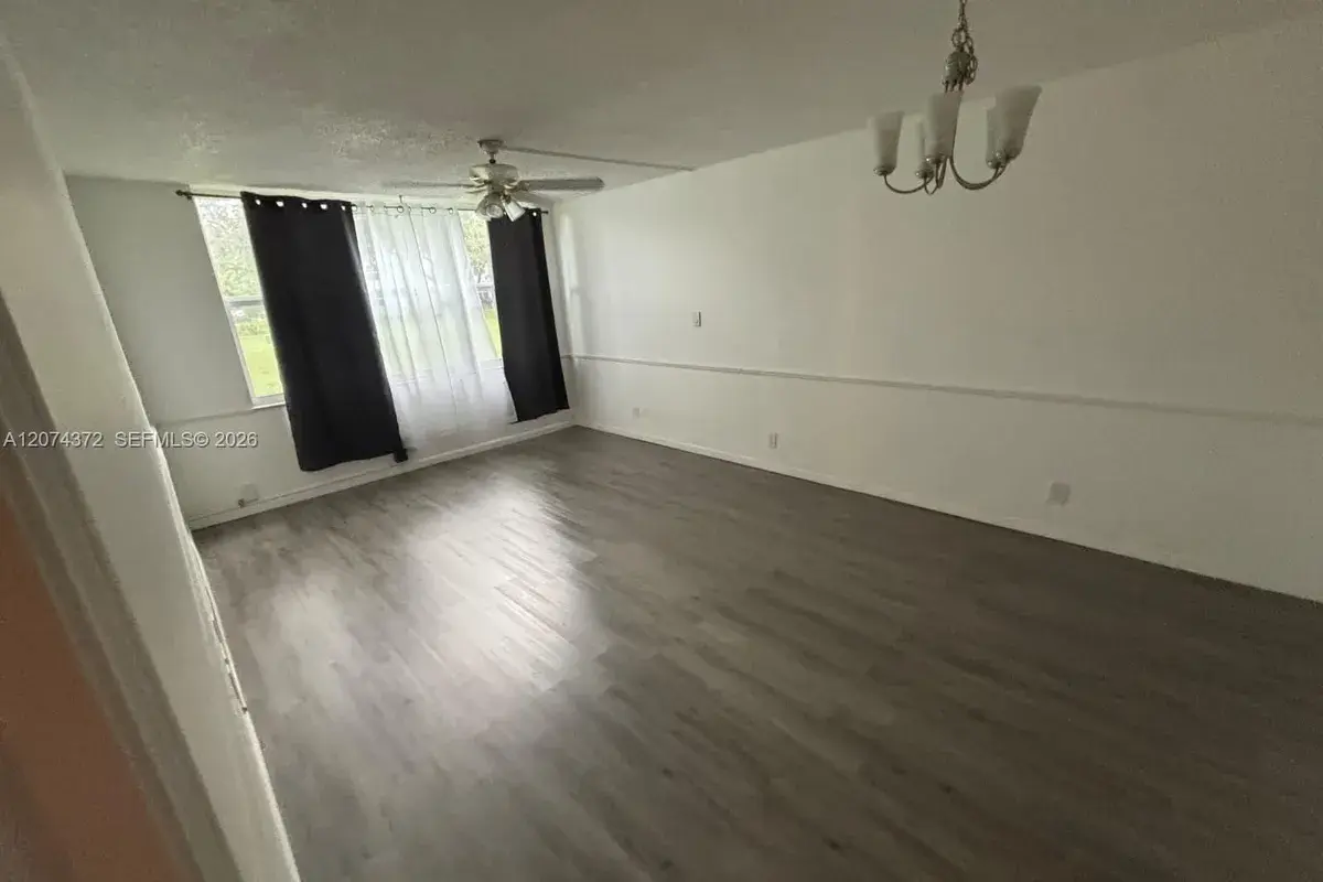 9471 Evergreen Pl # 106, Davie FL 33324