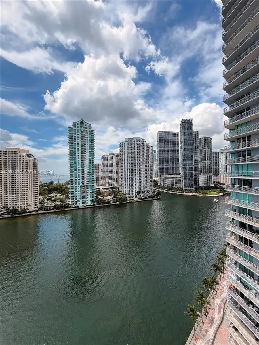 335 S Biscayne Blvd # 2003, Miami FL 33131 photo 3