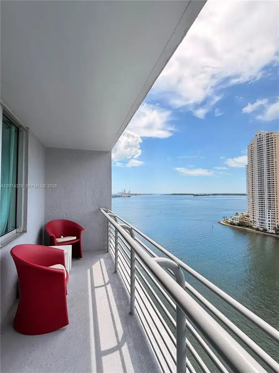 335 S Biscayne Blvd # 2003, Miami FL 33131 photo 4