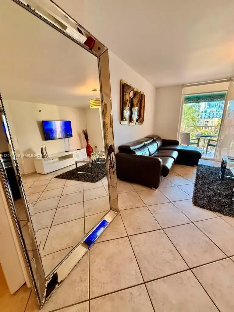 19701 E Country Club Dr # 5605, Aventura FL 33180 photo 2