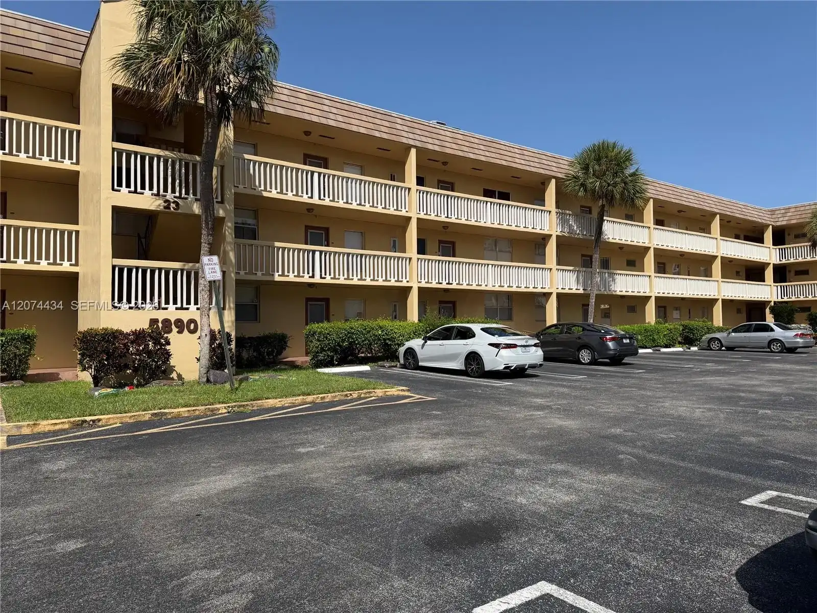 5890 NW 64th Ave # 302, Tamarac FL 33319