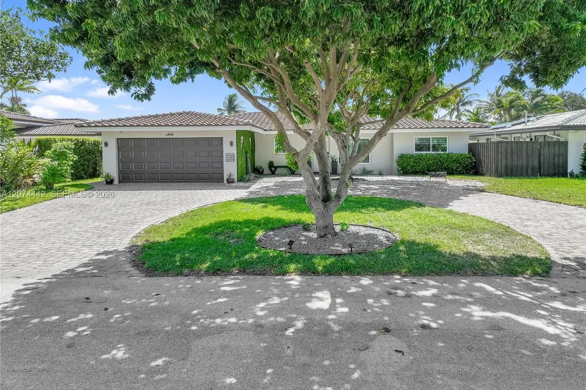 2225 NE 16th Ave, Wilton Manors FL 33305