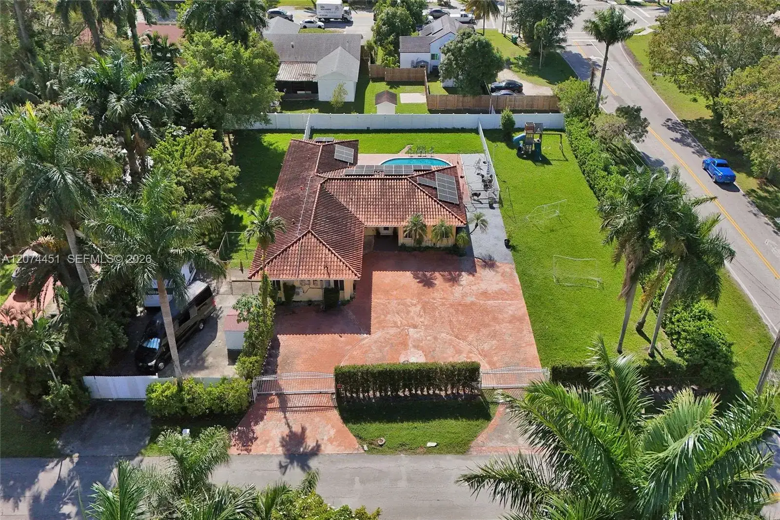 2 NE 160th St, Miami FL 33162 photo 2