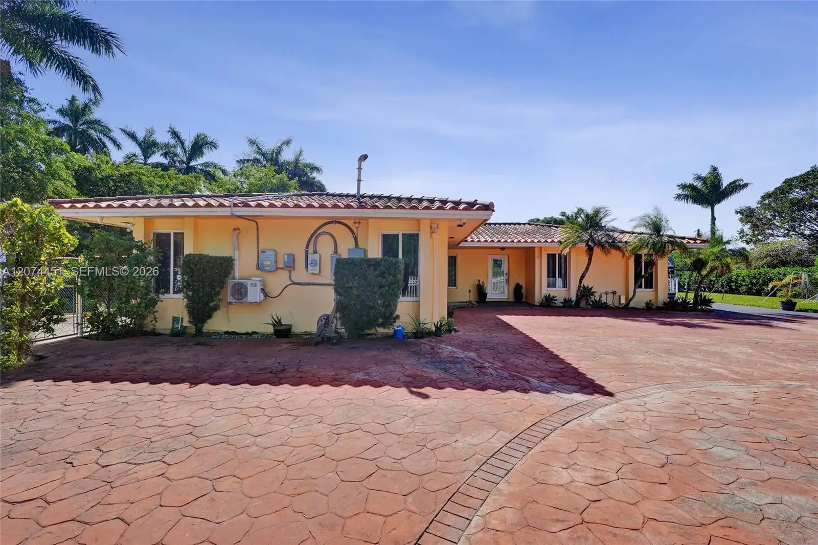2 NE 160th St, Miami FL 33162 photo 4