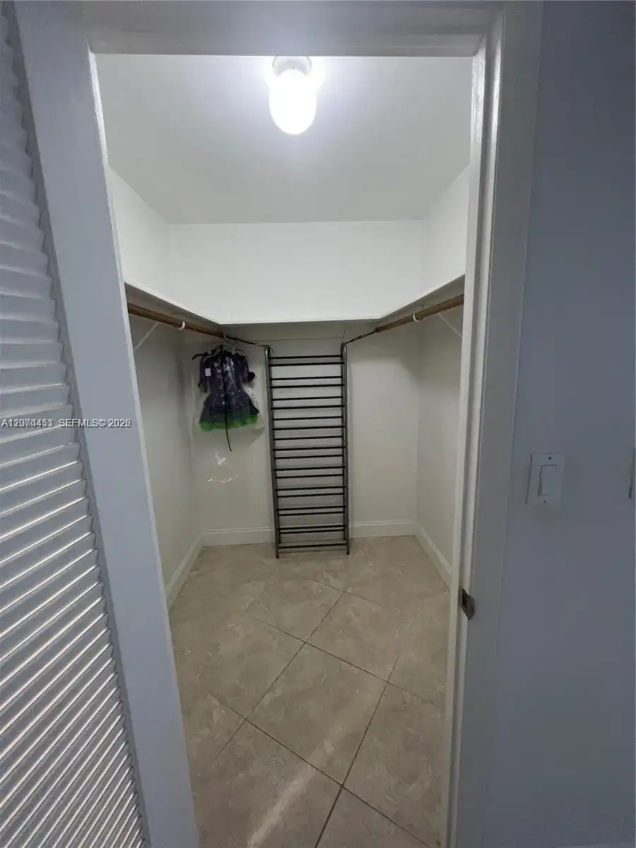 6039 Collins Ave # 423, Miami Beach FL 33140 photo 5