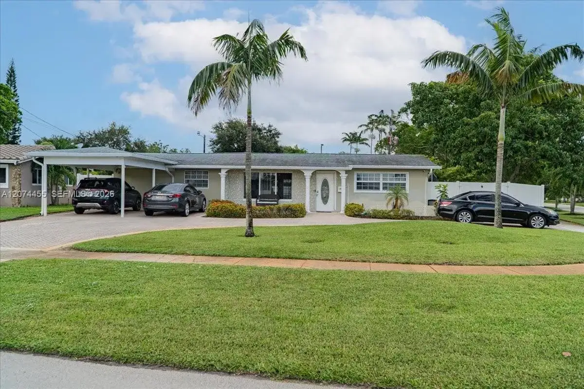 5561 SW 13th St, Plantation FL 33317 photo 3