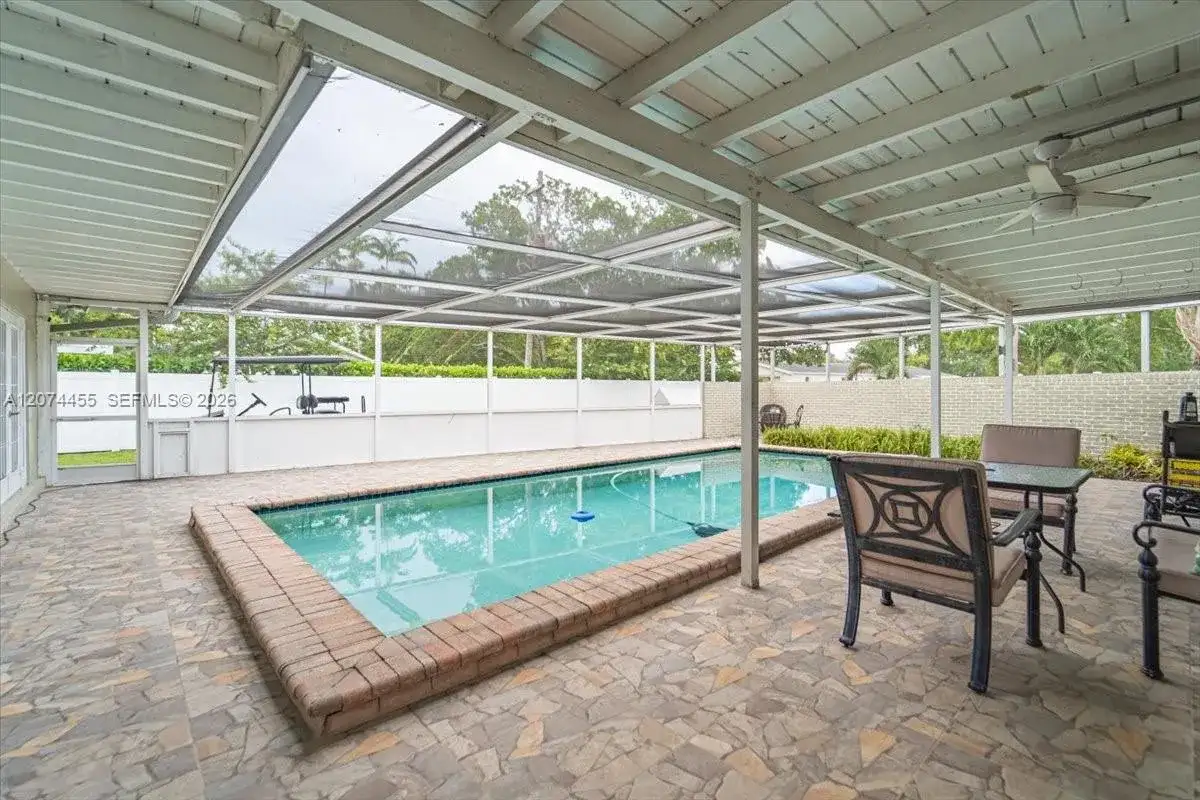 5561 SW 13th St, Plantation FL 33317 photo 4