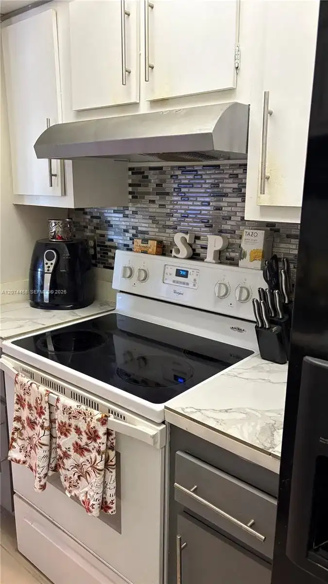 3120 N Pine Island Rd # 307, Sunrise FL 33351 photo 2