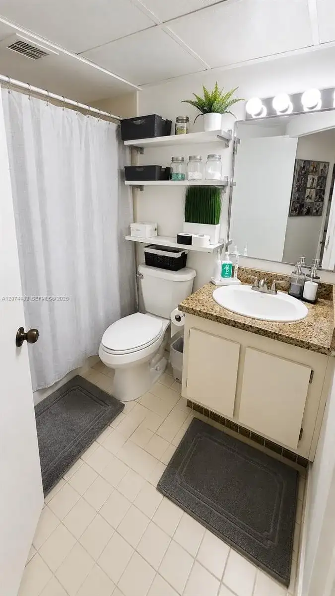 8290 Lake Dr # 426, Doral FL 33166 photo 4