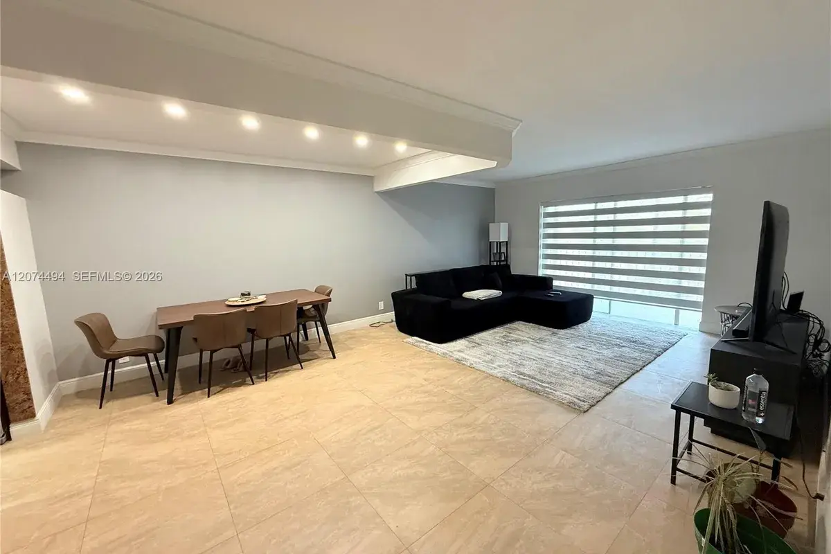 6101 N Falls Cir Dr # 405, Lauderhill FL 33319