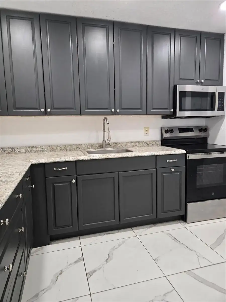 154 NW 14th Way # B, Dania Beach FL 33004 photo 3