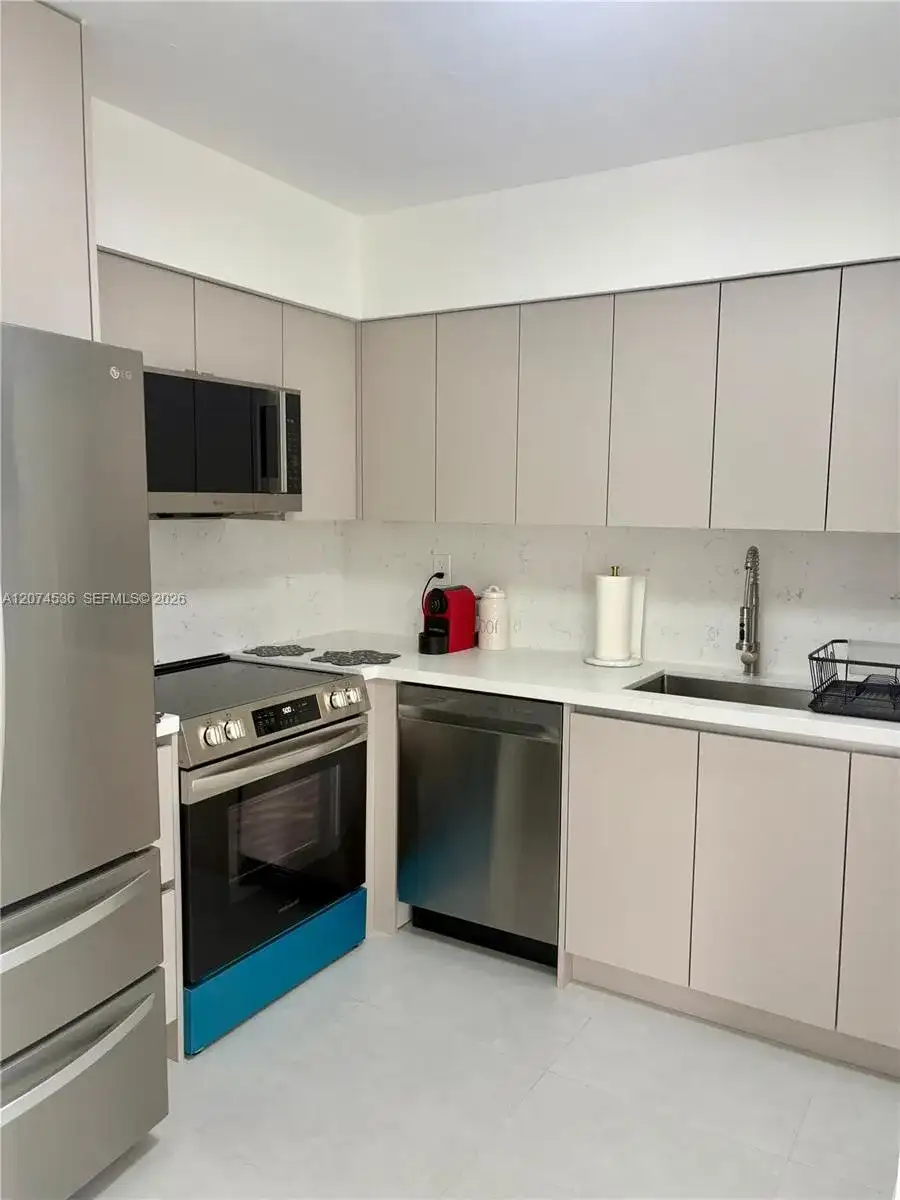4701 N Andrews Ave, Oakland Park FL 33309 photo 4