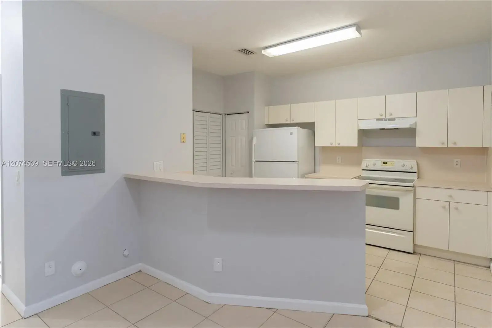 806 N Santa Catalina Cir, North Lauderdale FL 33068 photo 4