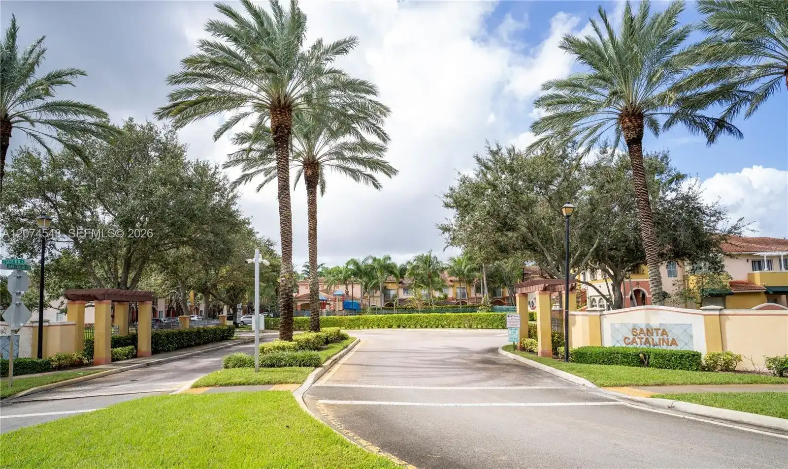 1410 S Santa Catalina Cir, North Lauderdale FL 33068