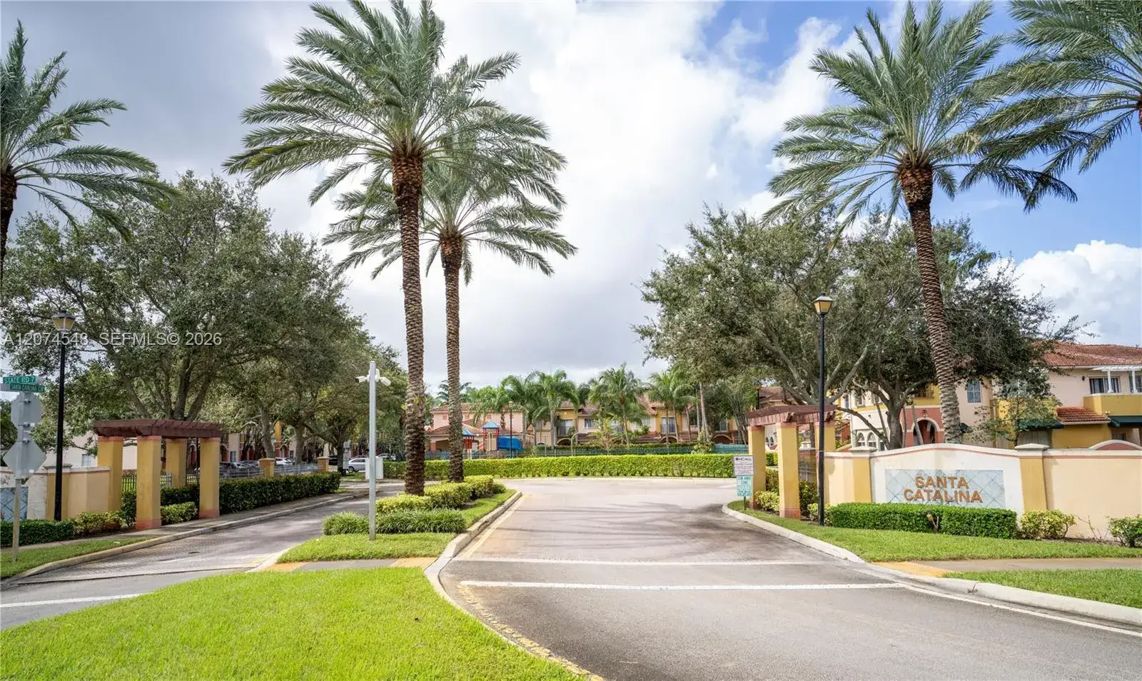 1410 S Santa Catalina Cir, North Lauderdale FL 33068