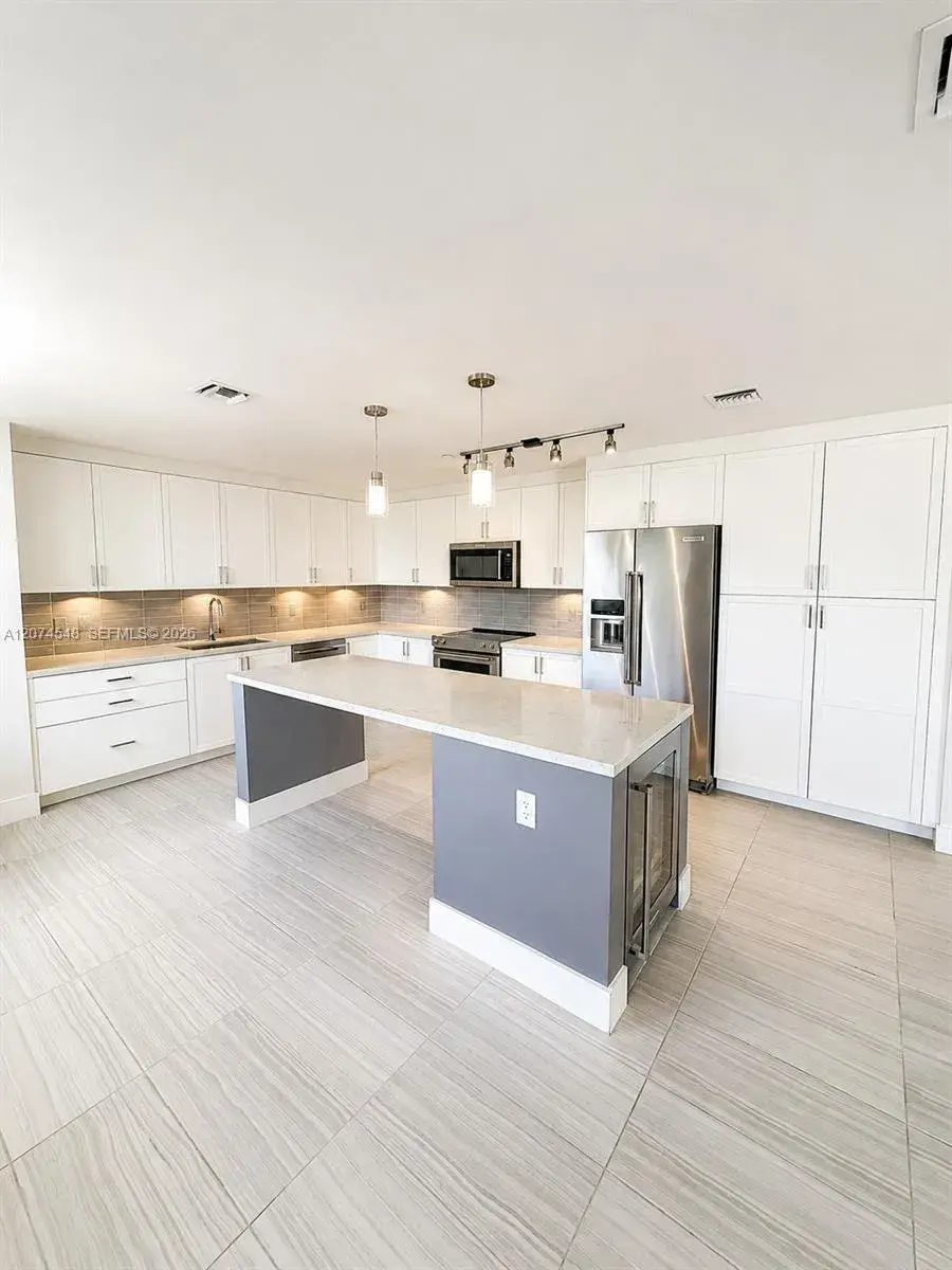 215 N New River Dr E # 310, Fort Lauderdale FL 33301