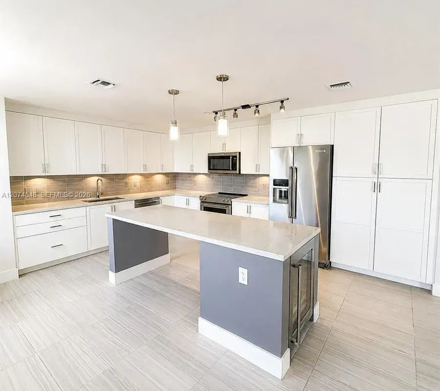 215 N New River Dr E # 310, Fort Lauderdale FL 33301