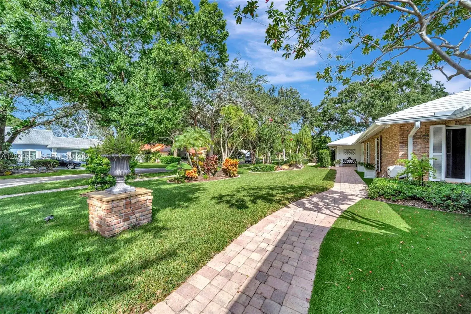 560 W Tropical Way, Plantation FL 33317 photo 5