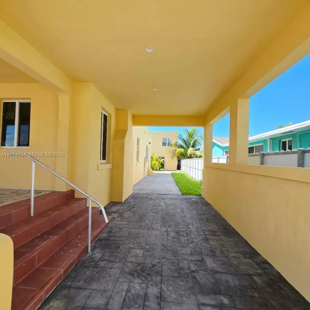 1934 NW 35th St, Miami FL 33142
