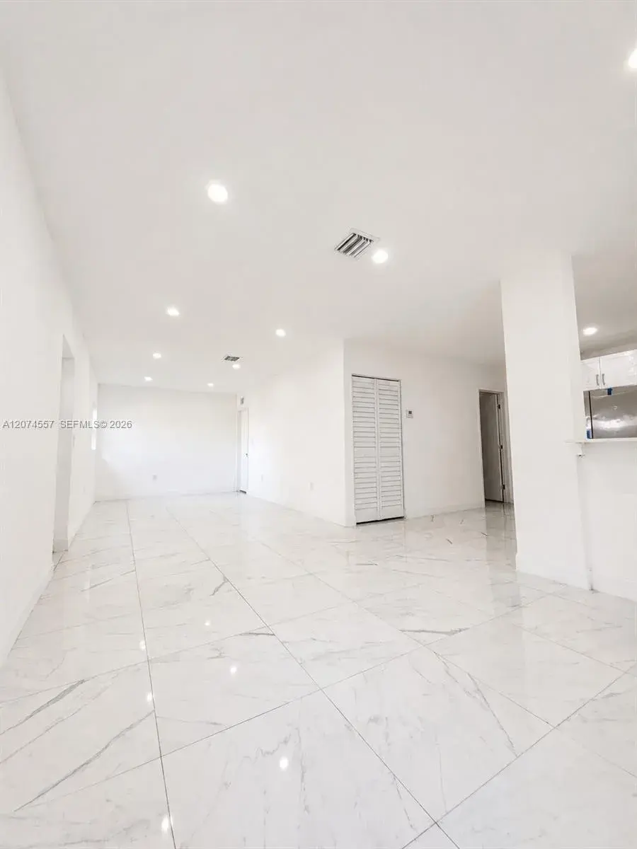 980 NW 13th St, Homestead FL 33030