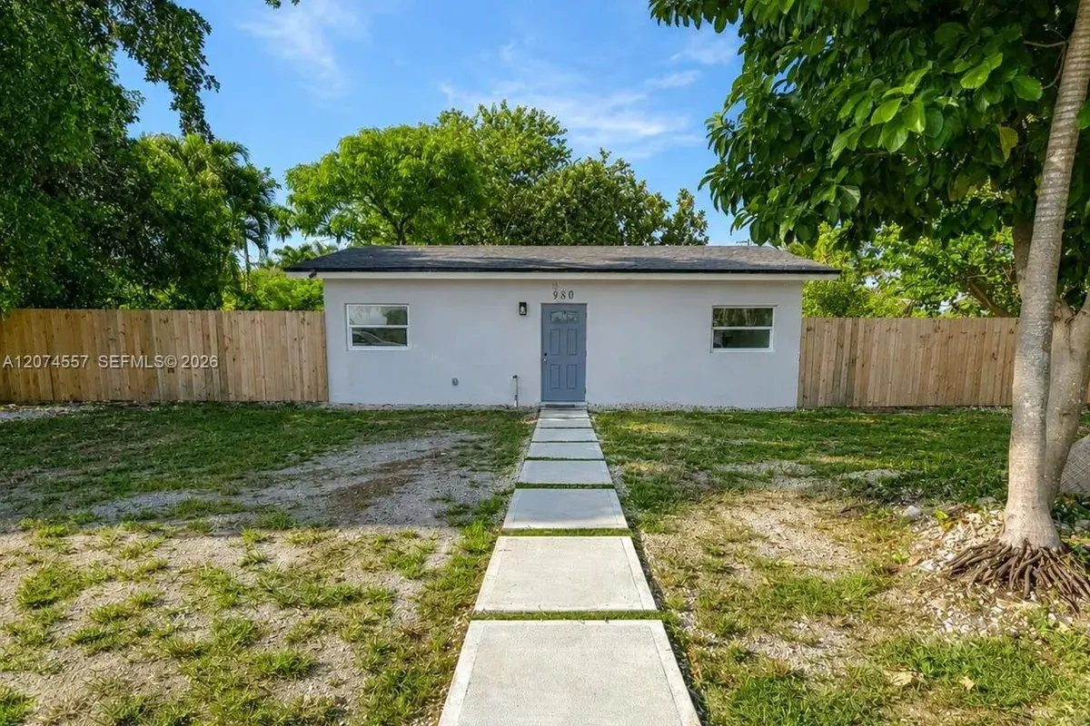 980 NW 13th St, Homestead FL 33030