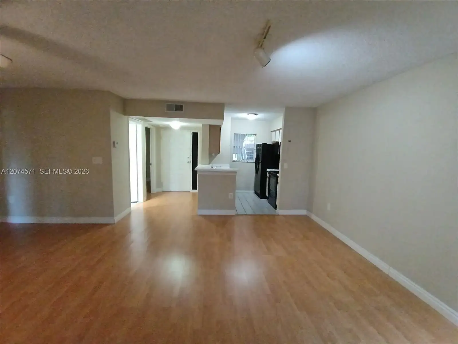 2871 N Oakland Forest Dr # 210, Oakland Park FL 33309 photo 4