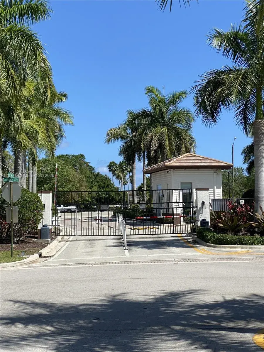 4676 Monarch Way, Coconut Creek FL 33073