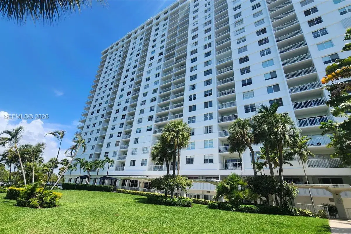 500 Bayview Dr # 1725, Sunny Isles Beach FL 33160