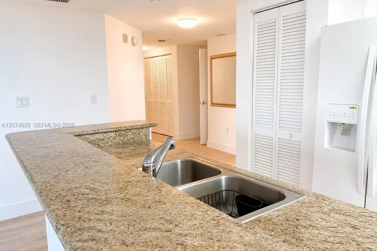 19501 W Country Club Dr # 408, Aventura FL 33180